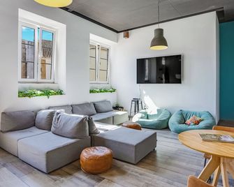 Hostellicious - Faro - Sufragerie