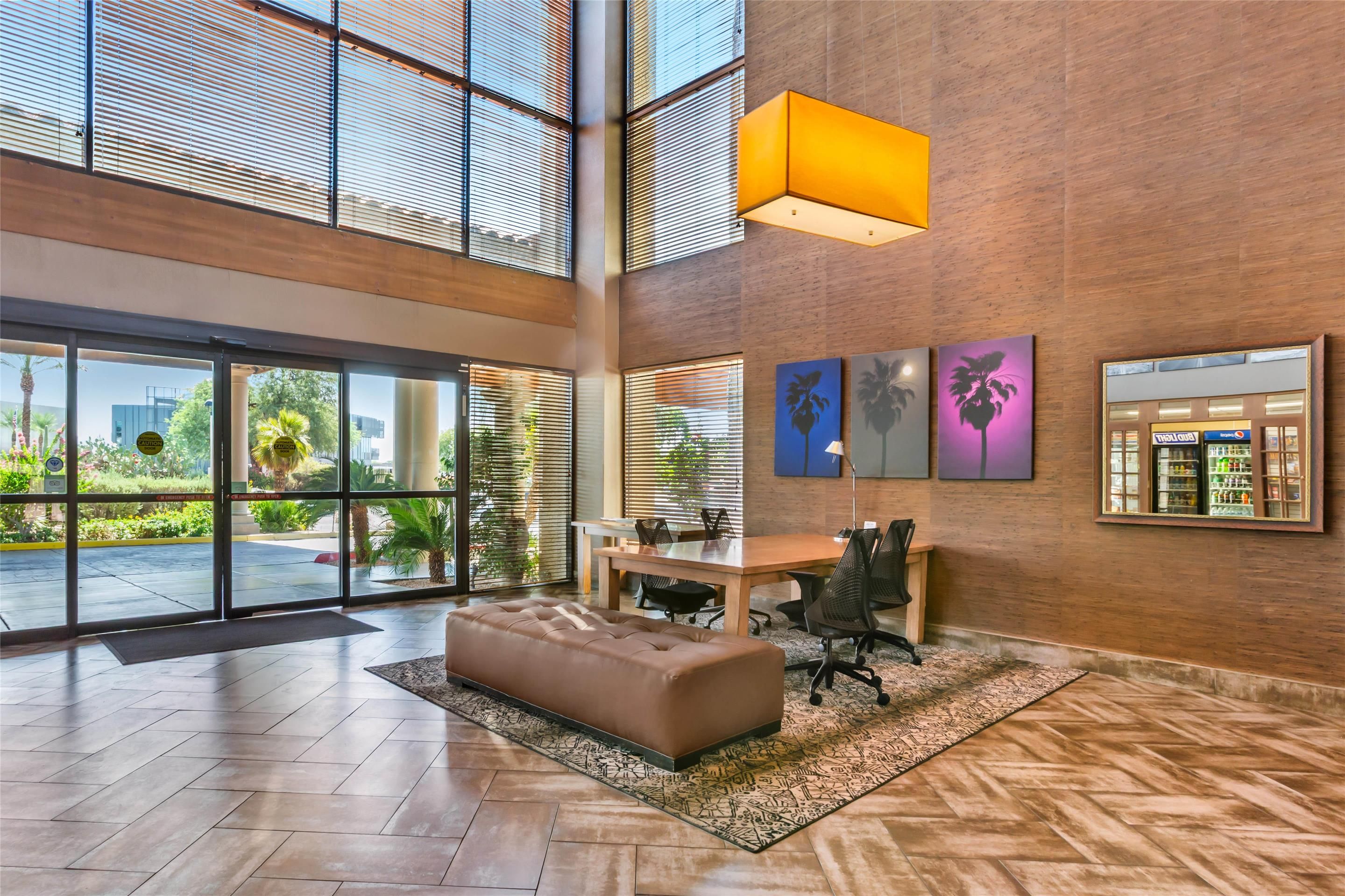 Best Western Plus Scottsdale Thunderbird Suites - סקוטסדייל - לובי