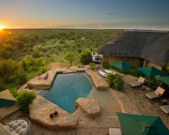 Makumu Private Game Lodge - Kruger National Park - Pool
