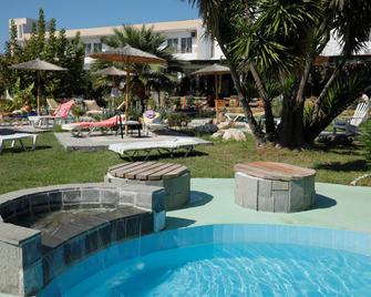 Rhodian Sun Hotel - Kremasti - Bazén