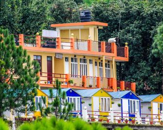 Himvadi Resorts Kausani - Kausani - Building