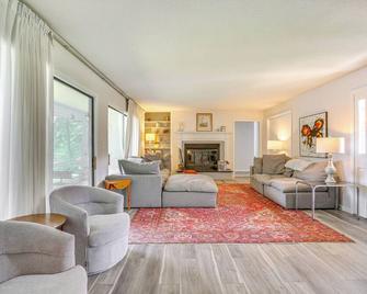 Skiing and Hiking Water-View Home in the Berkshires - Sheffield - Living room