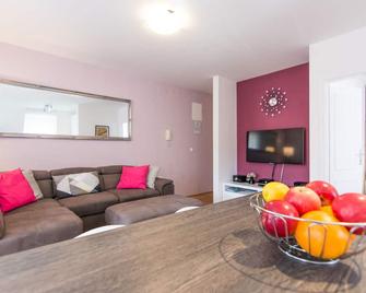 Apartment Charlie - Biograd na Moru - Wohnzimmer