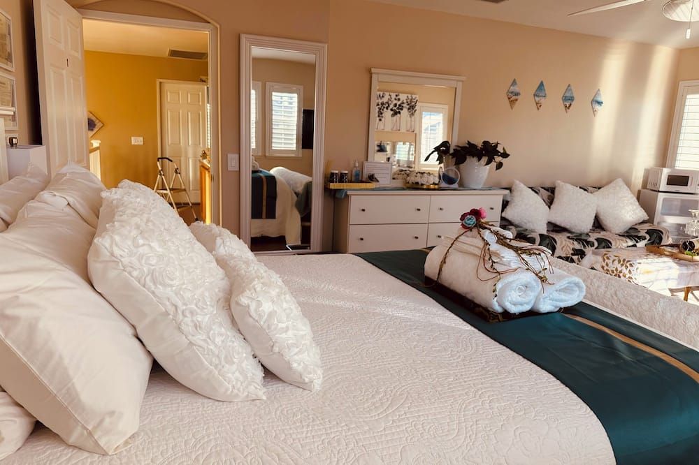 Balloons and Wine - Murrieta - Bedroom