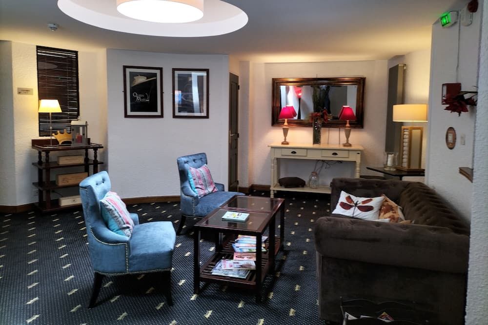 Logis Hotel Restaurant La Régence - שרבור-אוקטביל - סלון