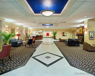 Holiday Inn Akron West - Fairlawn - אקרון - לובי