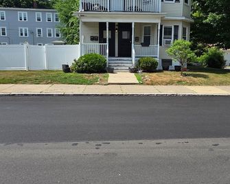 Stylish 2br Sleeps 6 Near Gillette, Boston & Providence - Attleboro - Edificio