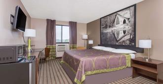 Super 8 by Wyndham Columbus Airport - Columbus - Chambre