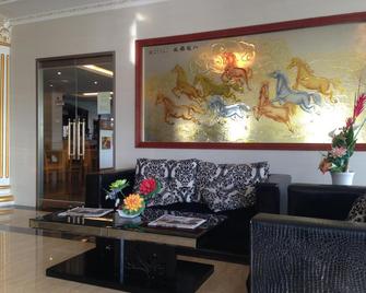 Grand Hoyah Hotel - Subic Bay Freeport Zone - Living room