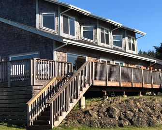 Beach House Getaway - Amazing Location! 3-min Walk to the Beach! - Pacific Beach - Edificio