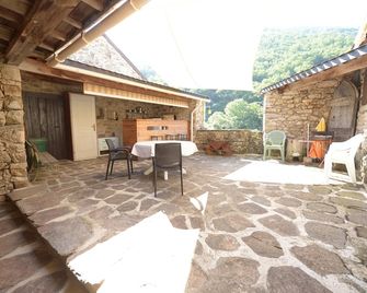 Bed and breakfast in southern Ardèche - Beaumont - Patio