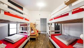 Turn Hostel - Ljubljana - Bedroom