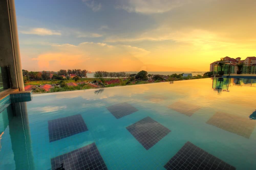 Paradise Spa Hotel - Port Dickson - Pool