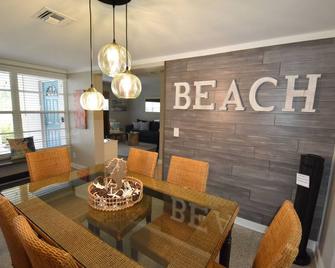 Comfy, Cozy, Relaxing 3 Bed, 2 Bath Vacation Home Not Far From The Beach!!! - Vero Beach - Restaurante