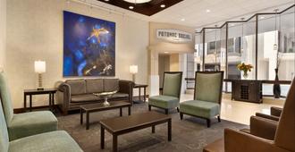 Crowne Plaza Crystal City-Washington, D.C., An IHG Hotel - Arlington - Lounge
