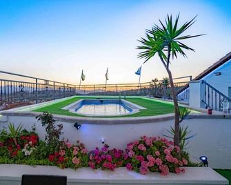 Hotel Sierra de Huesa - Huesa - Outdoor view