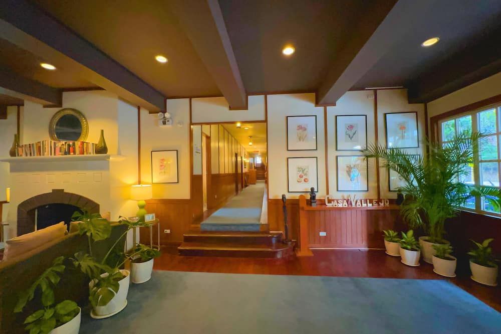 كازا فالييجو هوتل باجيو - باغيو سيتي - ردهة