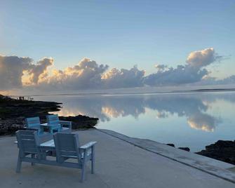 MeltAway Cottage: Water Front with Spectacular Views - Rest, Relax and Enjoy! - Georgetown - Beach