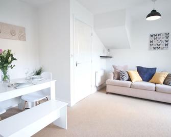 Bank Side House By Kvm Stays - Peterborough - Obývací pokoj