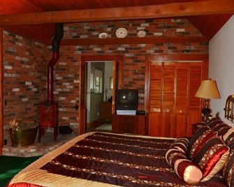 The Enchanted Cottage at Shadow Mountain Ranch! - Julian - Habitación