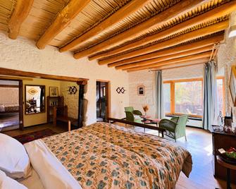 Lchang Nang Retreat - The House of Trees - Hundar - Bedroom