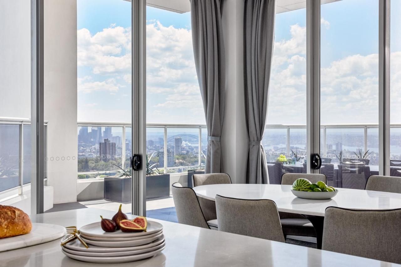 Meriton Suites Bondi Junction thumbnail 3