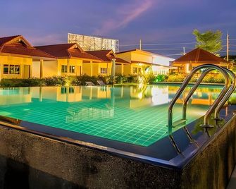 Phuket Airport Villa - Sakhu - Piscina