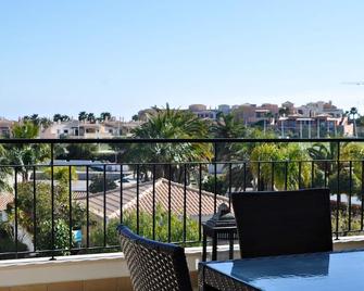 Lagos Stunning Apartments - Lagos - Balcony