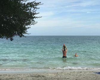 Sidewalk Boutique - Koh Samet