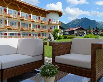 Alpenhof Oberstdorf Hotel & Spa, BW Signature Collection - Oberstdorf - Binnenhof