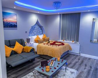 Meridian Serviced Apartments - Bradford - Bedroom