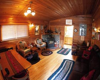 Welch Cabin - A License to Chill - Kalama - Sala de estar
