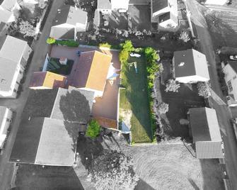 En toute sérénité - Private Jacuzzi and enclosed garden - Charroux
