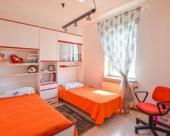 2 Bedroom Cozy Apartment In Grado - Grado - Schlafzimmer