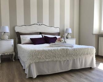 Tra i Campi Di Papaveri - Medesano - Bedroom
