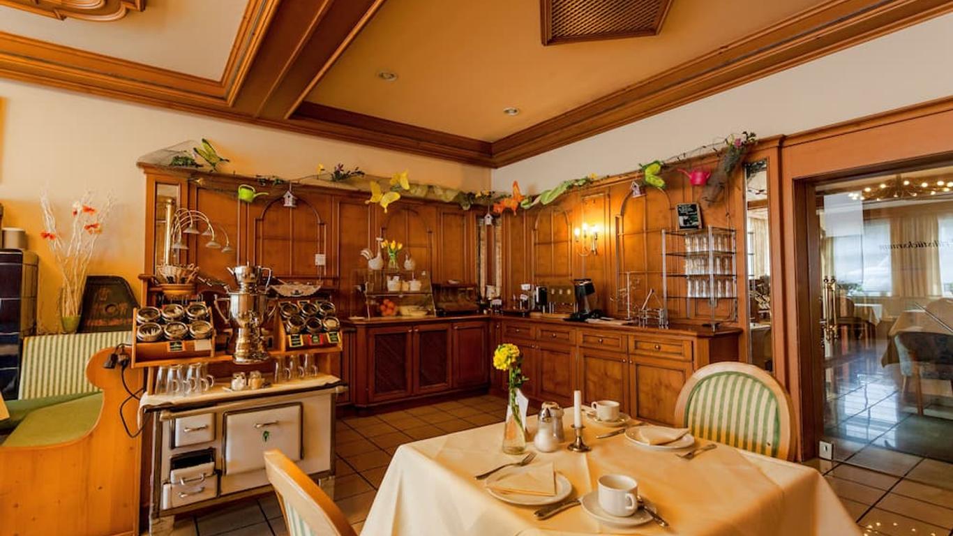 لاندهوتل تسوم بوم