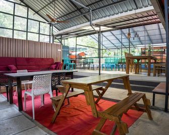 Alkhemy B&B - Gudalur - Lobby