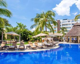 Marival Distinct Luxury Residences - Nuevo Vallarta - Pool