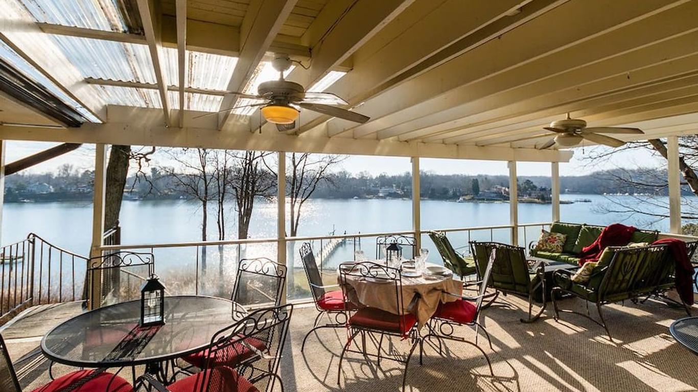 Laurel Grove Inn on the South River