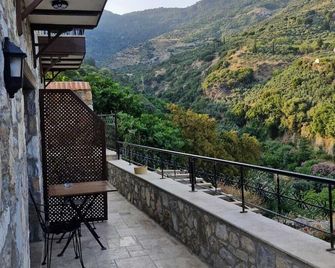 Bahab Plus Guesthouse - Söke - Balcony