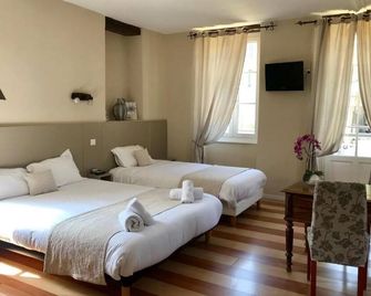 Hôtel des Bains - Figeac - Schlafzimmer