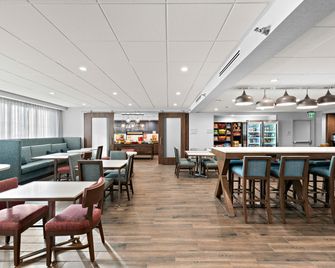 Hampton Inn by Hilton Los Angeles Airport LAX - Inglewood - Bar