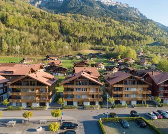Chalet Apartments Iseltwald - Iseltwald - Building