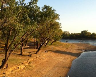 Executive Inn & Suites Sacramento - Sacramento - Vista externa