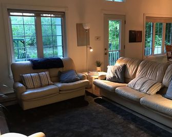 A four-season paradise close to a host of major attractions in the Quebec region - Château-Richer - Sala de estar