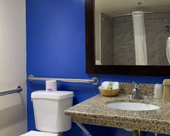 California Inn and Suites Bakersfield - Bakersfield - Koupelna