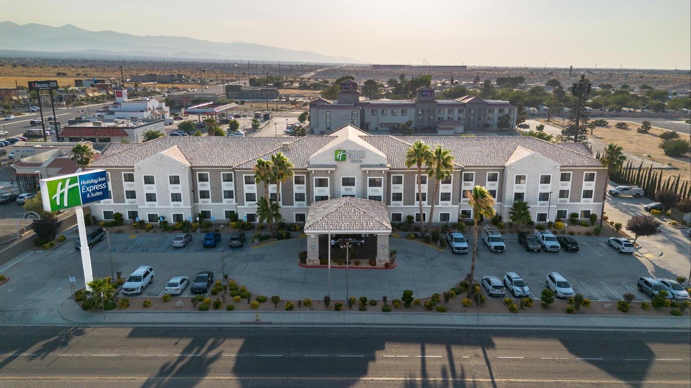 Holiday Inn Express & Suites Hesperia