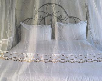 Oslo Gardens - Entebbe - Bedroom