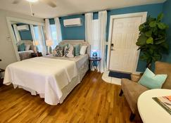 The Downtown Studio on Main - Safety Harbor - Bedroom