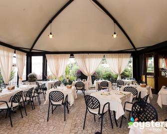 Hotel Bougainville - ליפארי - מסעדה
